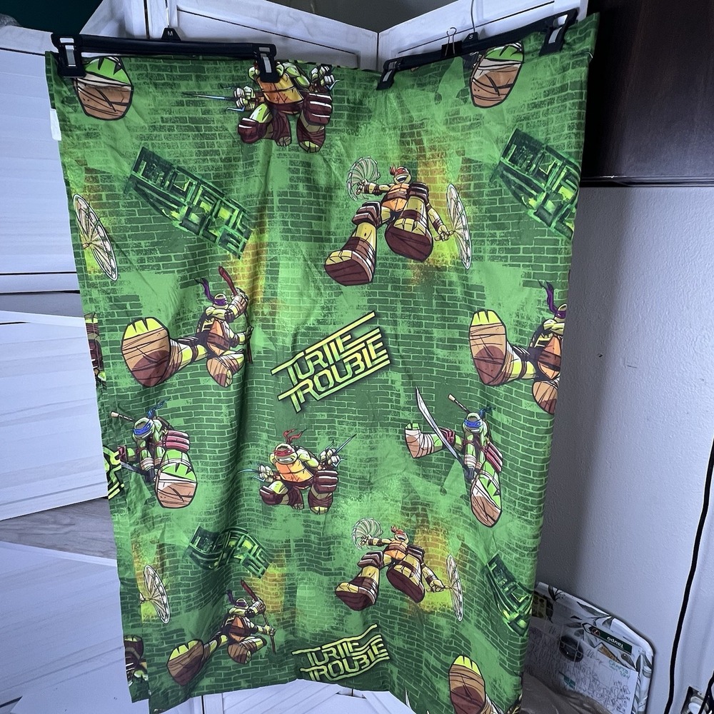 Nickelodeon TMNT Turtle Trouble Twin FLAT SHEET ONLY‎ Excellent Condition 2015
